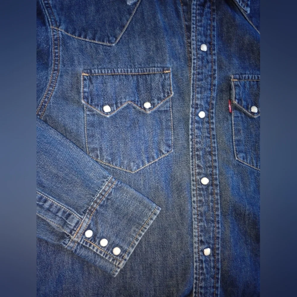 Levi's Sawtooth Western Shirt - Picture 9 of 12